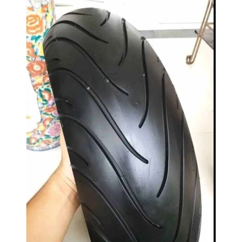 BAN BELAKANG MOGE MERK MICHELIN 140/70 RING 17 SECOND TUBELESS