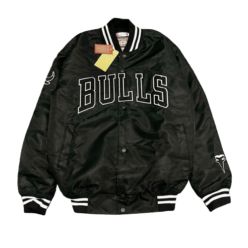 Jaket Varsity Ynkes Ness White | Jaket Pria | Jaaket Varsiy Pria | Jaket Bulls