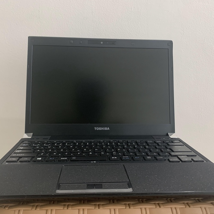 Laptop-Murah-Toshiba Dynabook-R731-Corei3Gen2-Ram4G-HDD320GB-Kamera-DVD-Design-Gaming-Slim-Win10-Siap Pakai