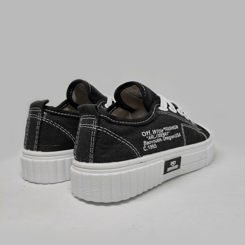 DISKON CUCI GUDANG !! Terbaru ! Sepatu Sneakers Import Wanita Korea Fashion / Sepatu Sneakers Converro Black&amp;White Casual Unisex Termurah Sepatu Distro Kekinian