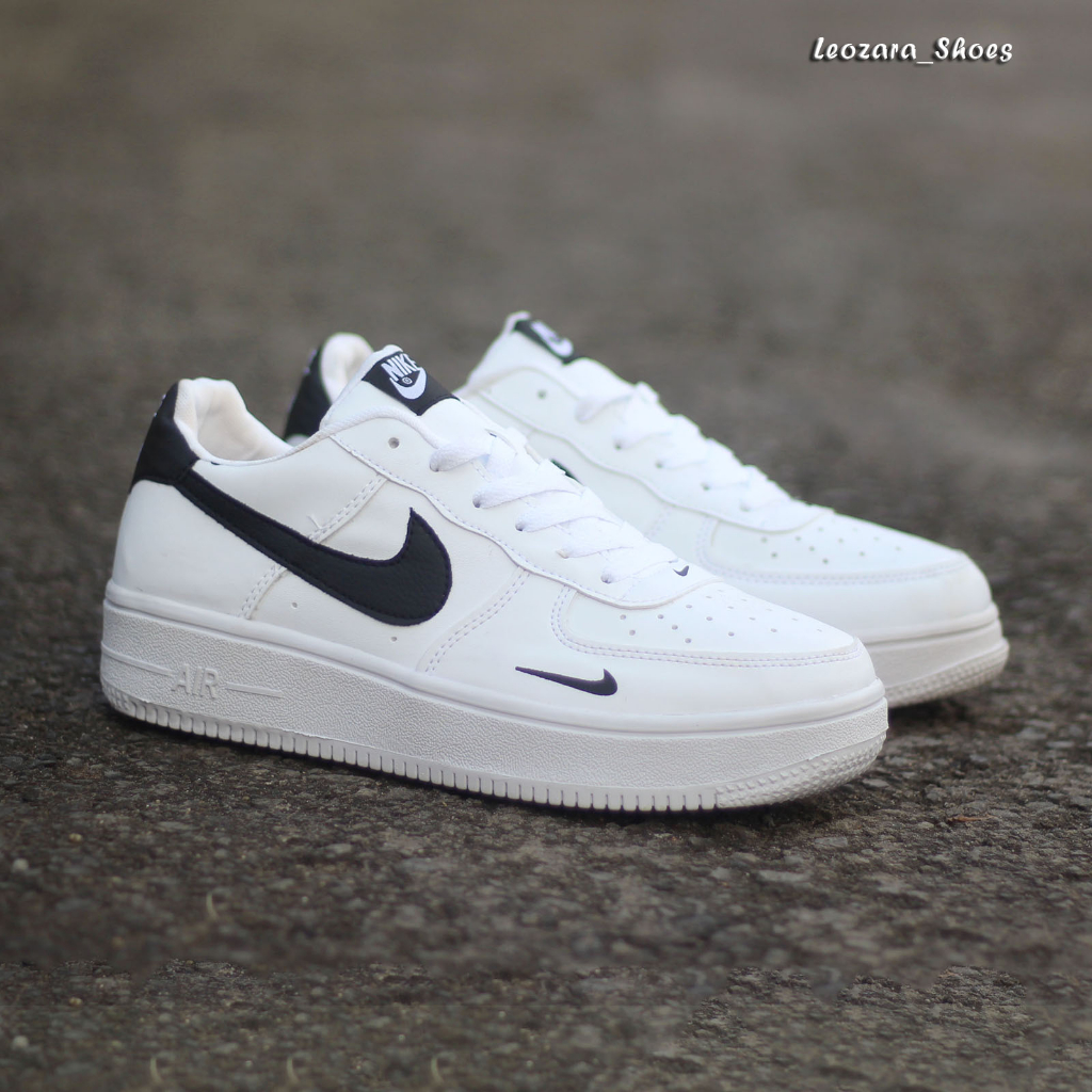 Sepatu Olahraga Outdoor Pria Running Sport Nike Air Force 1 Out Sol Gum Anti Licin