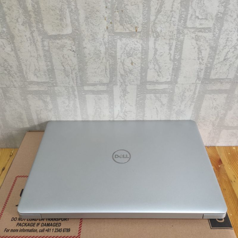 Laptop Gaming Dell Inspiron 15 - 5583 P86F, ntel Core I7-8565U Ram 16Gb /SSD 256Gb+ HDD 1TB Nvdia Geforce Mx 130 4Gb