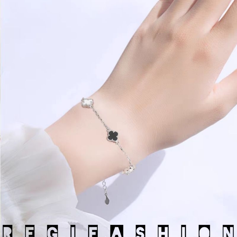 ( COD) GELANG TITANIUM WANITA KEKINIAN GELANG CLOVER HITAM PUTIH GELANG WANITA TERBARU ANTI KARAT TIDAK LUNTUR