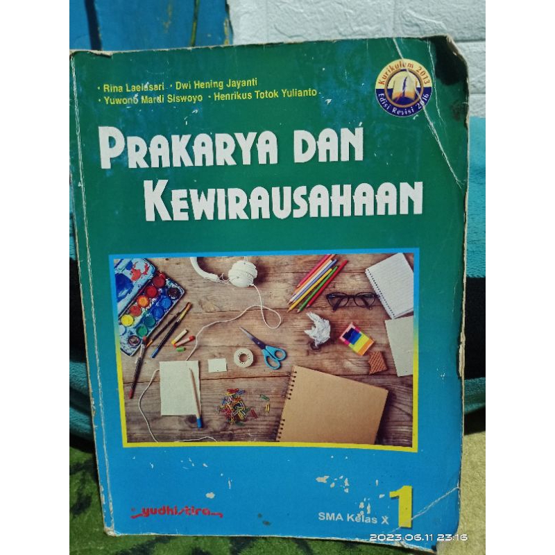 

Buku prakarya dan kewirausahaan SMA kelas 10