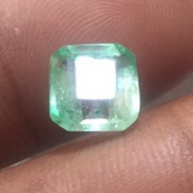 Jamrud Colombia Natural Emerald Beryl Minim Serat Faced Mulus Super Kristal Bukan Chatam Koleksi Bat