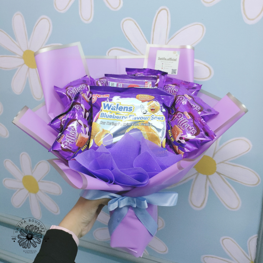 Satifa Bouquet Serba Ungu Buket Snack Hadiah Graduation, Wisuda Ulang Tahun, bucket jajan Pillows Ni