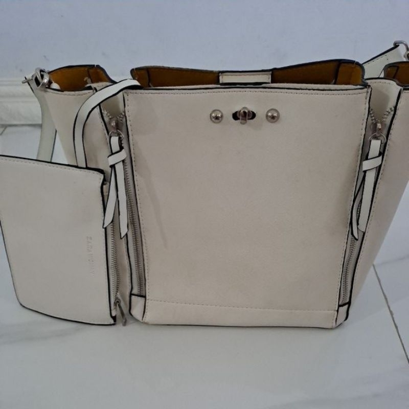 Tas Wanita warna Putih. Ready