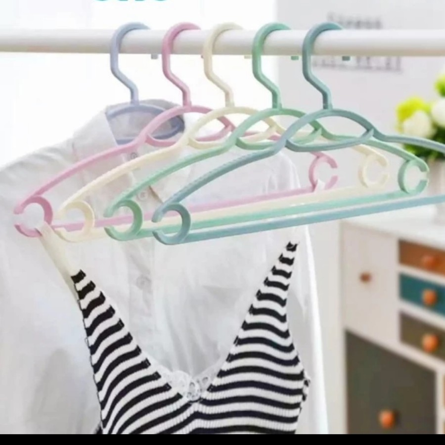 Gantungan Baju Eropa Modern Plastik Anti Slip Seamless Hanger Laundry