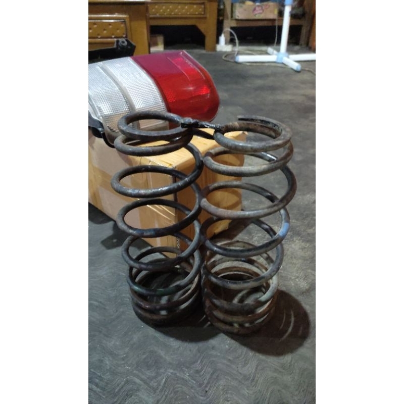 Per cacing belakang Civic Wonder