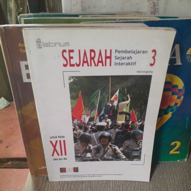 buku SEJARAH ( Pembelajan Sejarah Interaktif) SMA kelas 12 kurikulum KTSP penerbit platinum