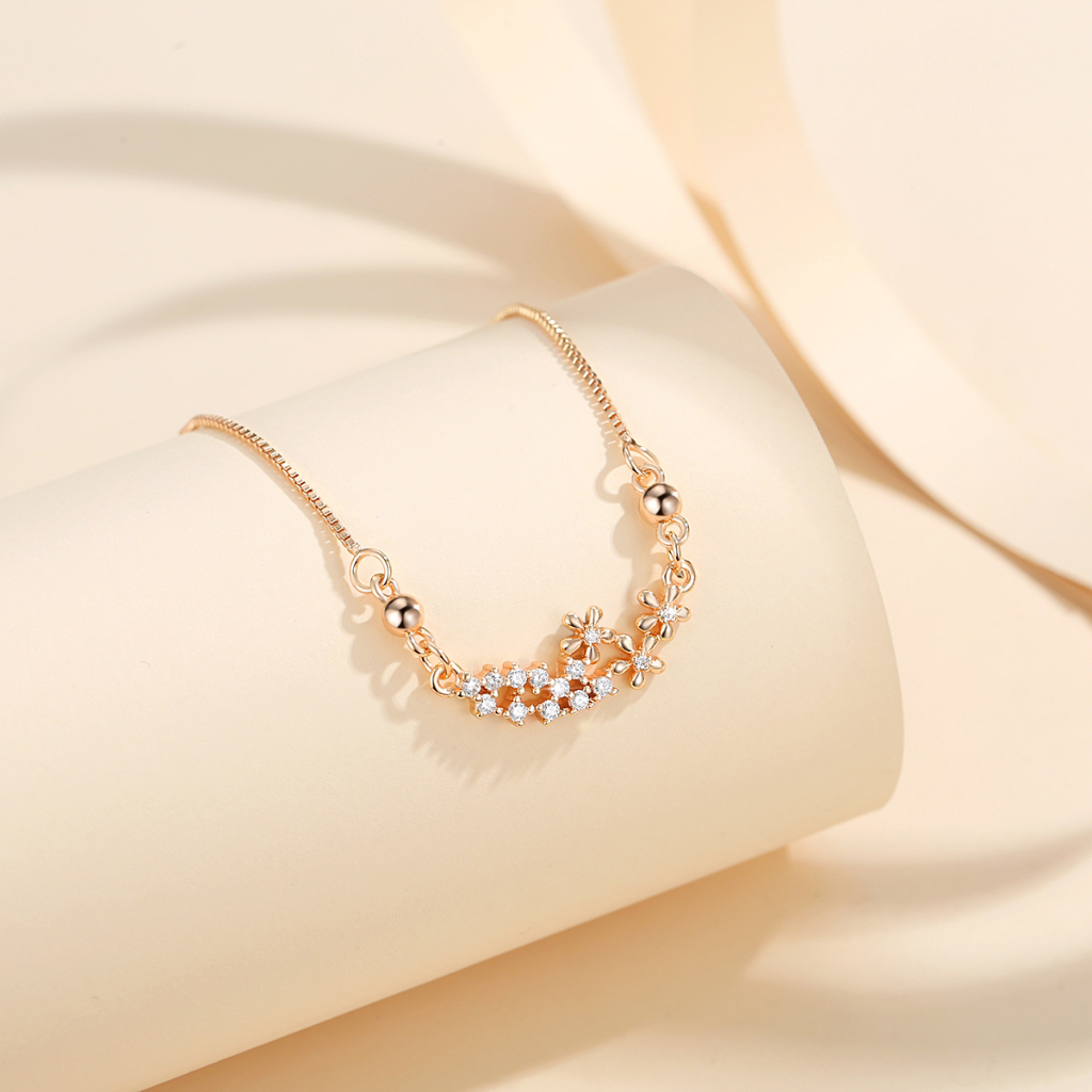 Y094 【Barang spot】Kalung Titanium Anti Karat Terbaru Bunga Kristal Cantik Berlian Emas 18k Perhiasan Aksesoris Wanita Korea