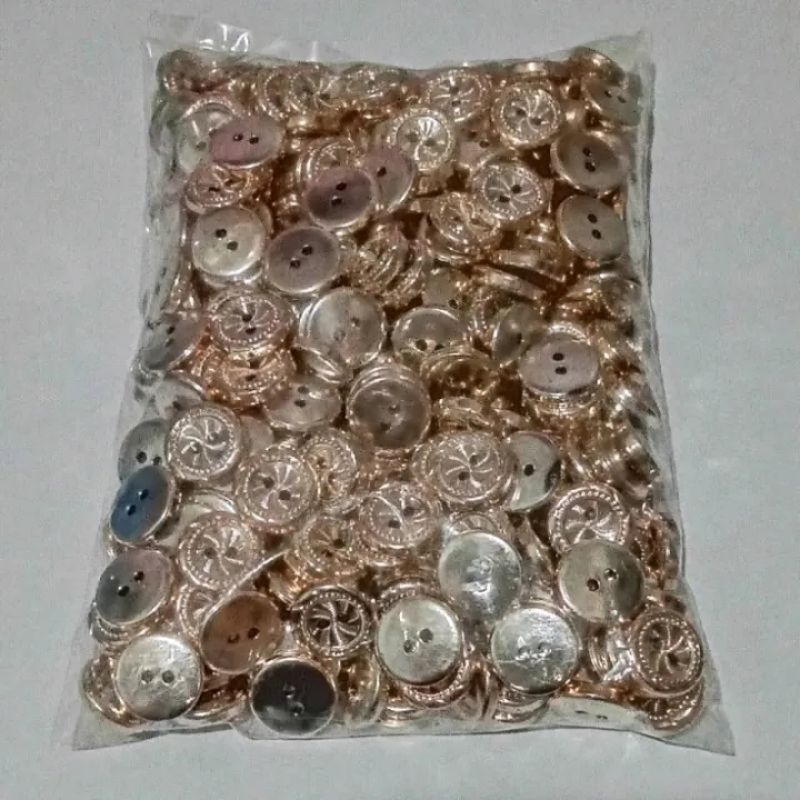 400 pcs Kancing kemeja gepeng UV GOLD 15mm SED-10 motif KIPAS lubang 2