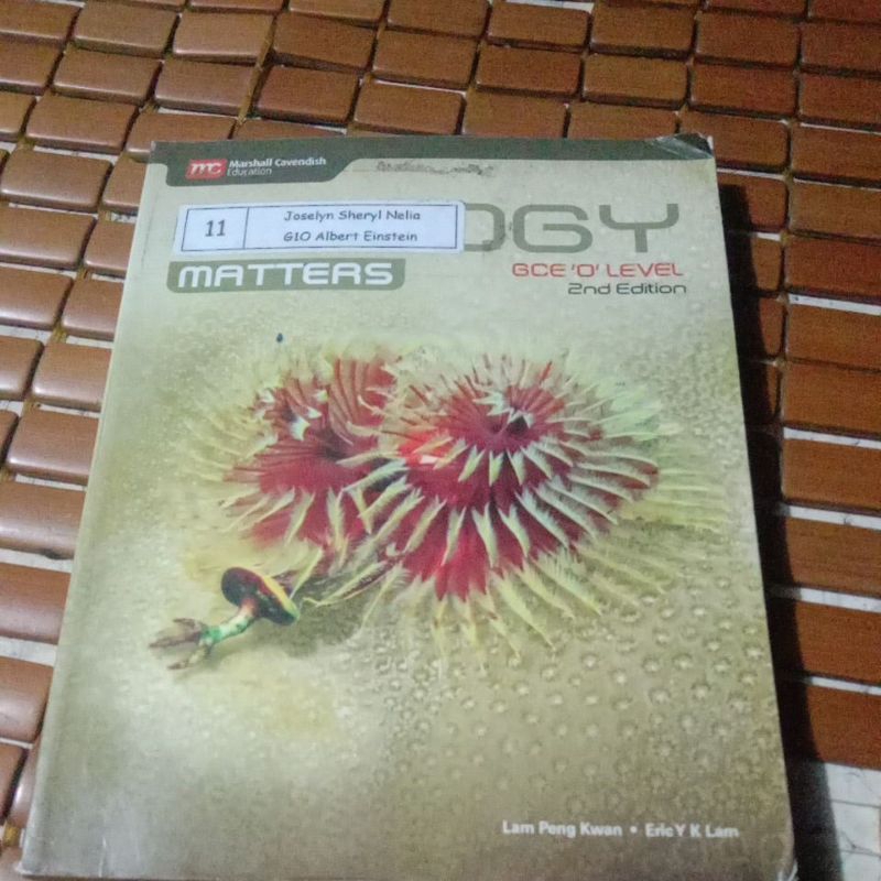 buku biology matters