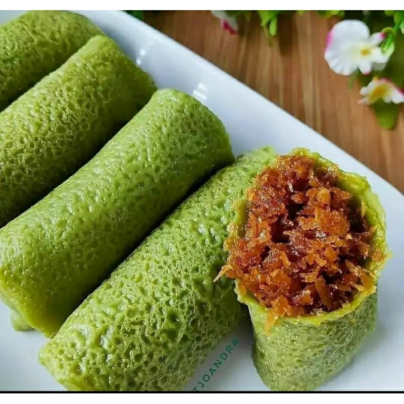 

dadar gulung kue putu ayu bolu cokelat snack box cemilan kue basah