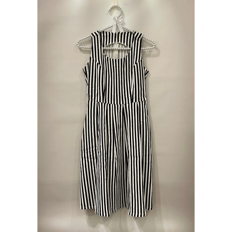 jumpsuit wanita model kulot garis hitam putih