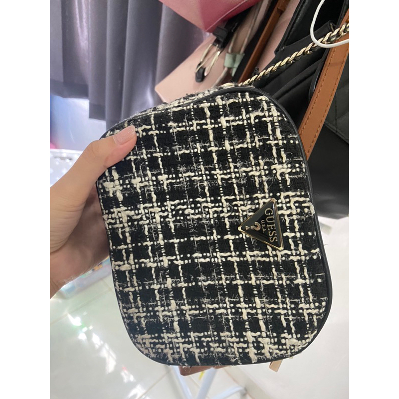Preloved Tas Guess Original store sling bag