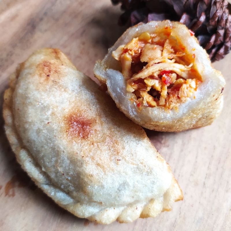 

Cireng Isi Ayam Suwir Pedas (Frozen)