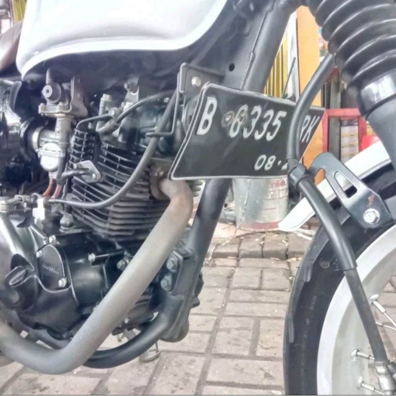 dudukan plat nomor di rangka kawasaki W 175