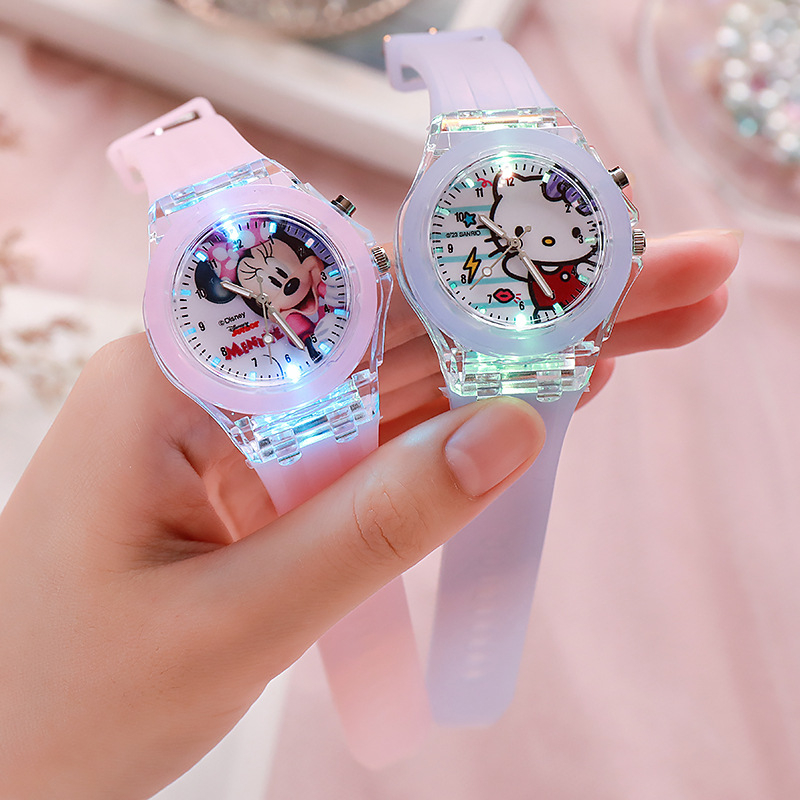 Jam Tangan Anak Laki-laki Perempuan Siswa Jam Tangan Analog Warna Glitter, Pikachu, Mickey Mouse, Hello Kitty Jam Tangan Doraemon Lampu LED  light night