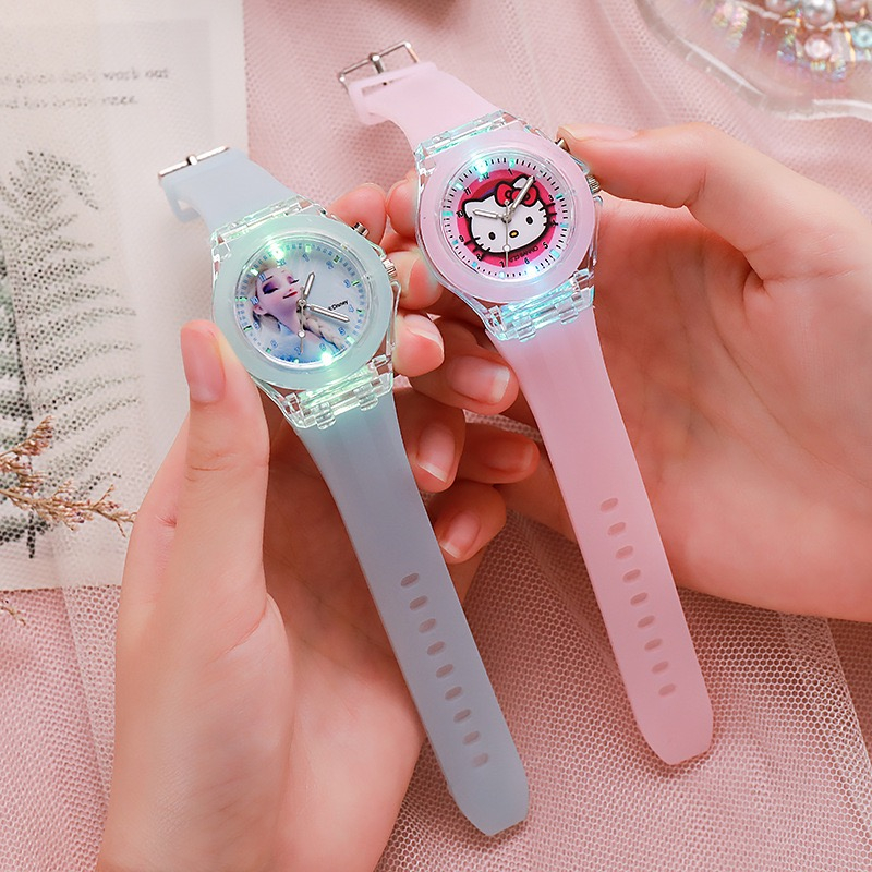 Jam Tangan Anak Laki-laki Perempuan Siswa Jam Tangan Analog Warna Glitter, Pikachu, Mickey Mouse, Hello Kitty Jam Tangan Doraemon Lampu LED  light night