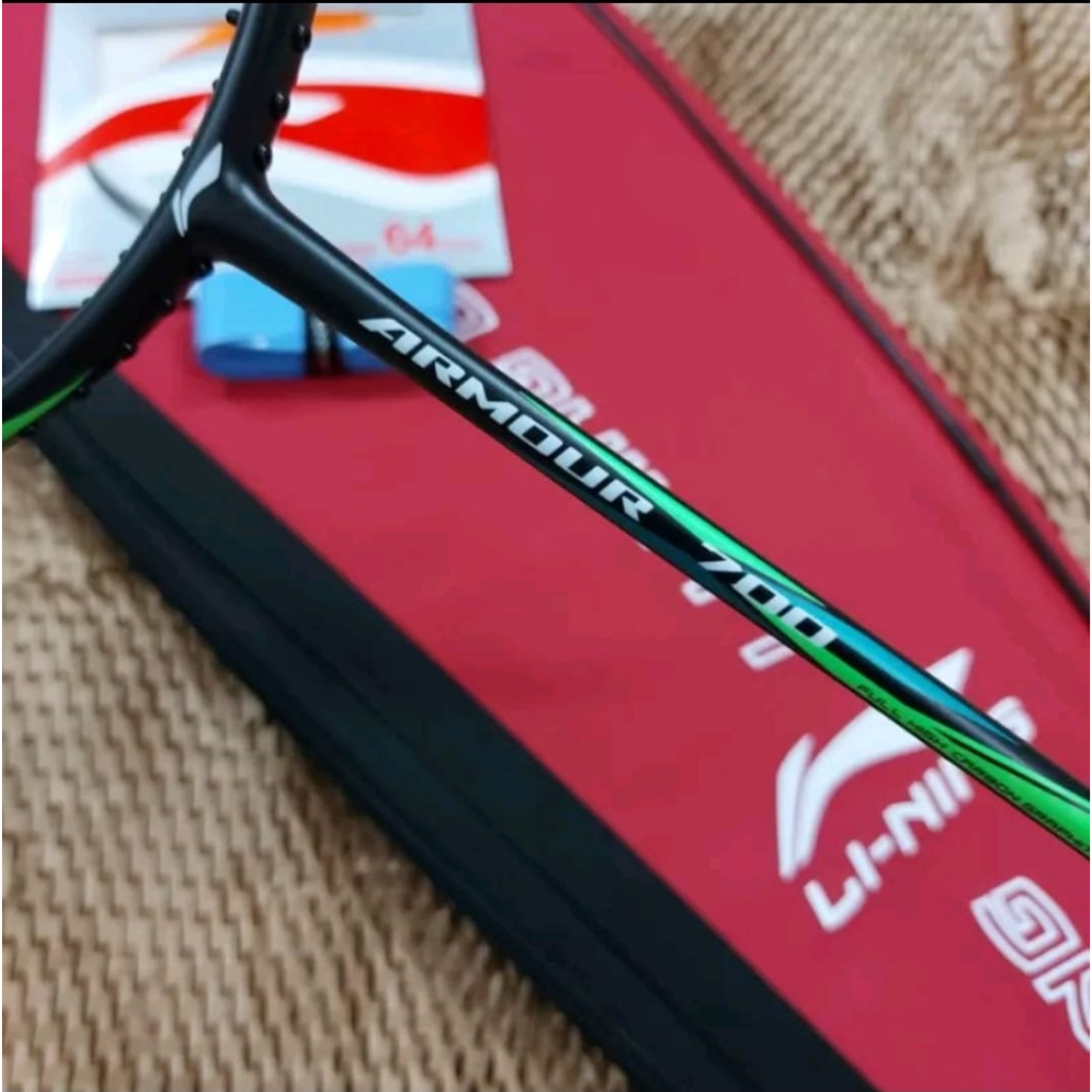 Raket badminton lining armour 700 ( free tas dan senar )