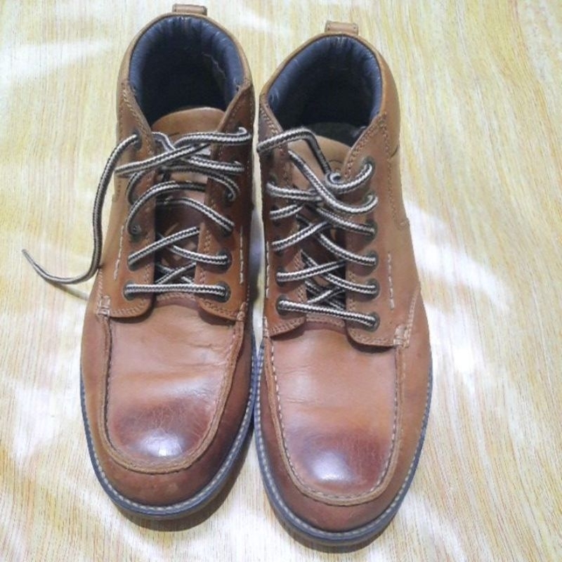 Preloved Sepatu Boots Camel Active