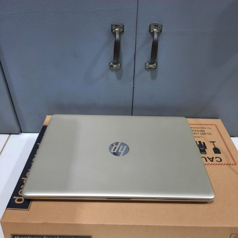 Laptop HP 14s-dk0009AX Amd A9-9425 DualVga Amd Radeon R5+ Radeon 530 Graphic