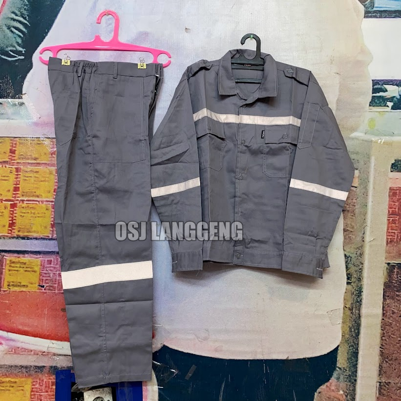 Setelah Baju Celana Kerja Proyek / Seragam Safety Murah Bahan Adem Warna Merah