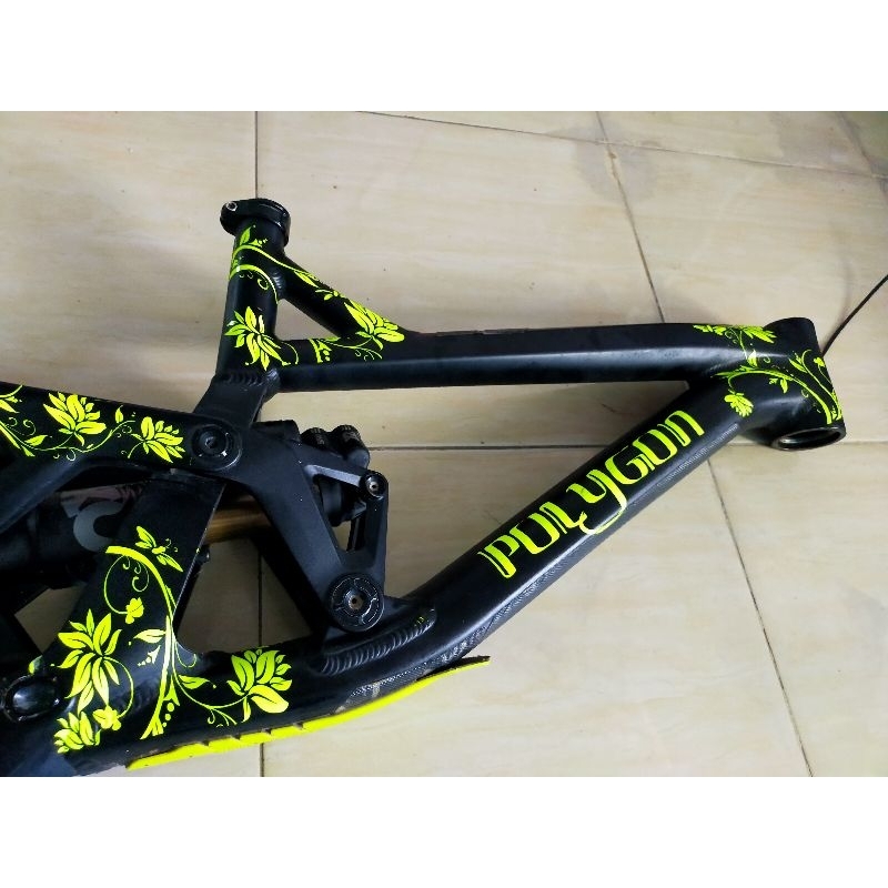 Frame only Polygon DH9 size M repaint