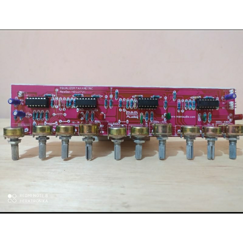 Kit Equalizer Parametrik 10 Pot Chanel 3 band frekuensi, 3 bandwidth Q, 3 GAIN FREKUENSI, 1 GAIN INP