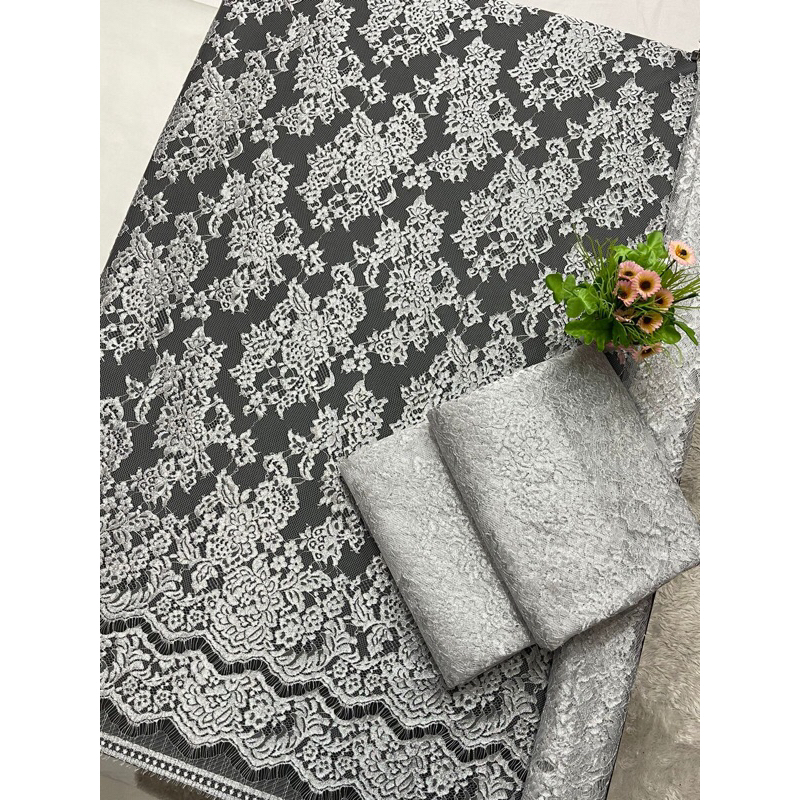 PRADNYABUSANA || KAIN KEBAYA METALIK LAMINATE YSL LACE