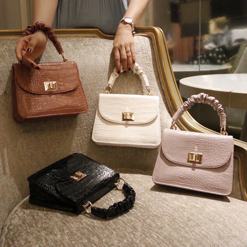 Damelia Calla Bag Wanita / Damelia / Melstore / Calla Bag / Bag / Woman / Wanita / Tas / Hand bag / 