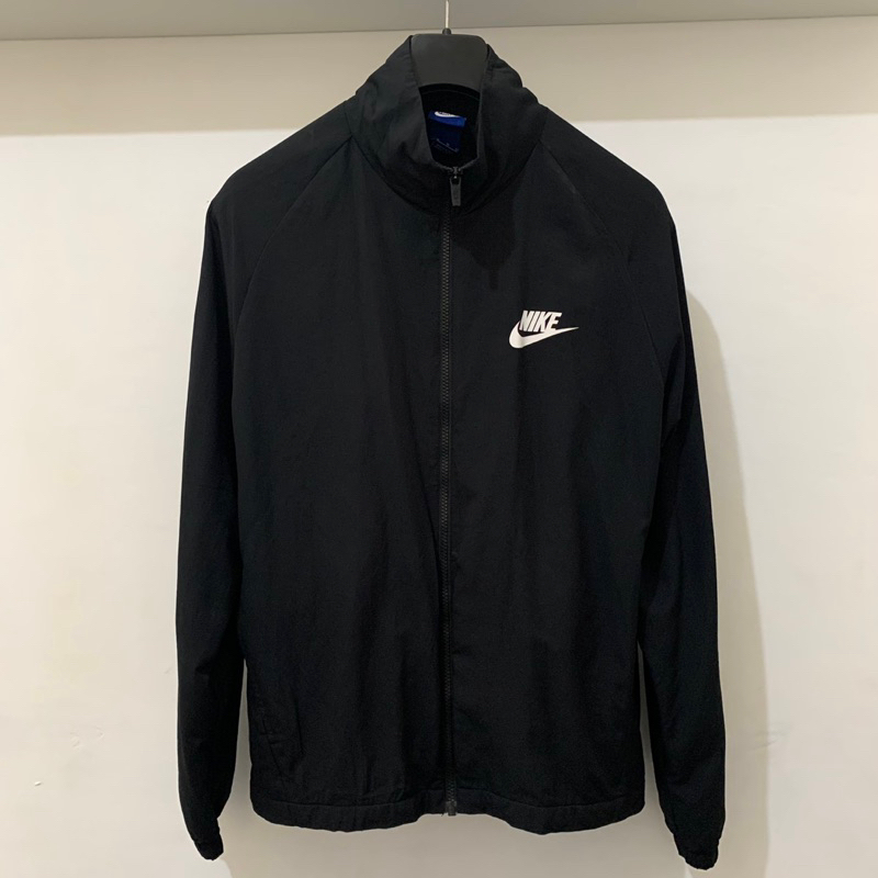 Nike Club Swoosh Logo Dri-Fit Jacket | Jaket Outer Training Outdoor Olahraga Polos Unisex Pria Wanit
