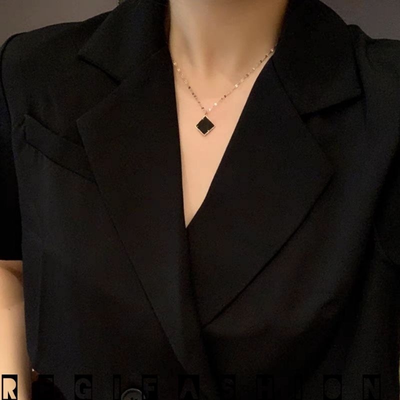Kalung Titanium Wanita Liontin Persegi Hitam Cantik Kalung Wanita Korea Terbaru Anti Karat Tidak Luntur { GARANSI }