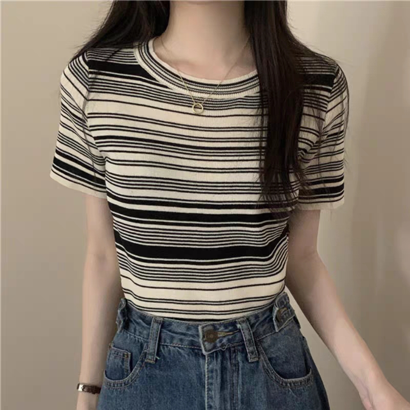 Baju Rajut Wanita Stripe Color Contrast Korean Style Kaos Crop Terbaru T-shirt Knit Slimfit Fashion