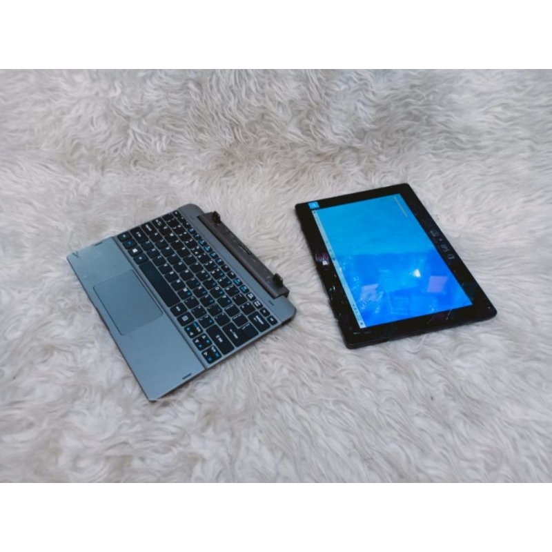 Notebook acer One Sw1-011 Ram 2gb HDD 500gb plus 32gb intel atom Layar sentuh