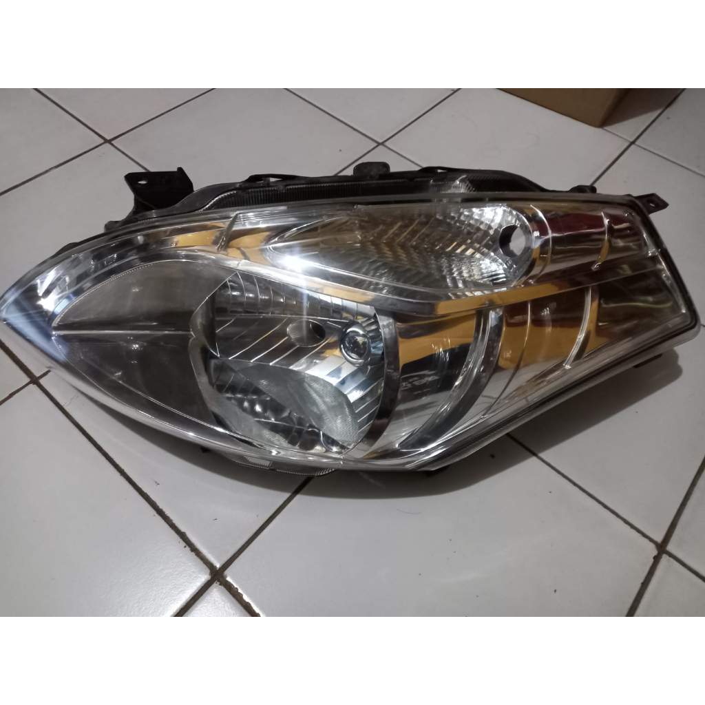 Headlamp Suzuki Ertiga Lama