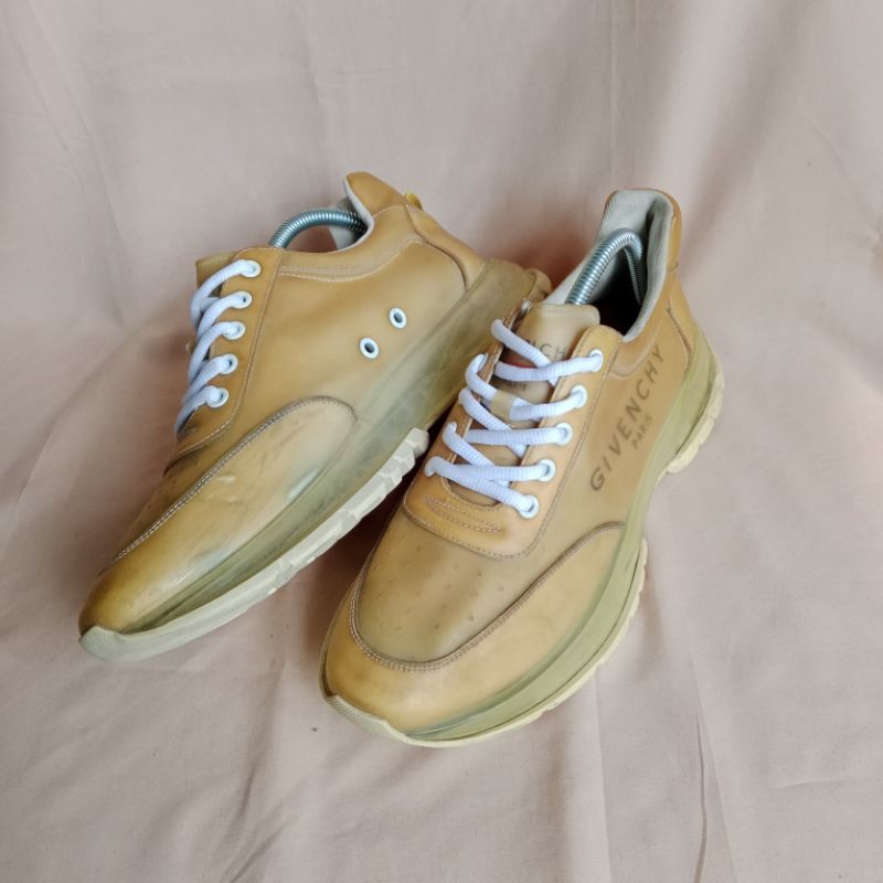 SEPATU GIVENCHY PARIS