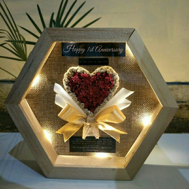 GIFTBOX HAMPERS 3D WOOD PLUS KACA LOVE EDLWEIS HEXAGONAL IN FRAME PLUS LAMP | frame | kado murah | kado™