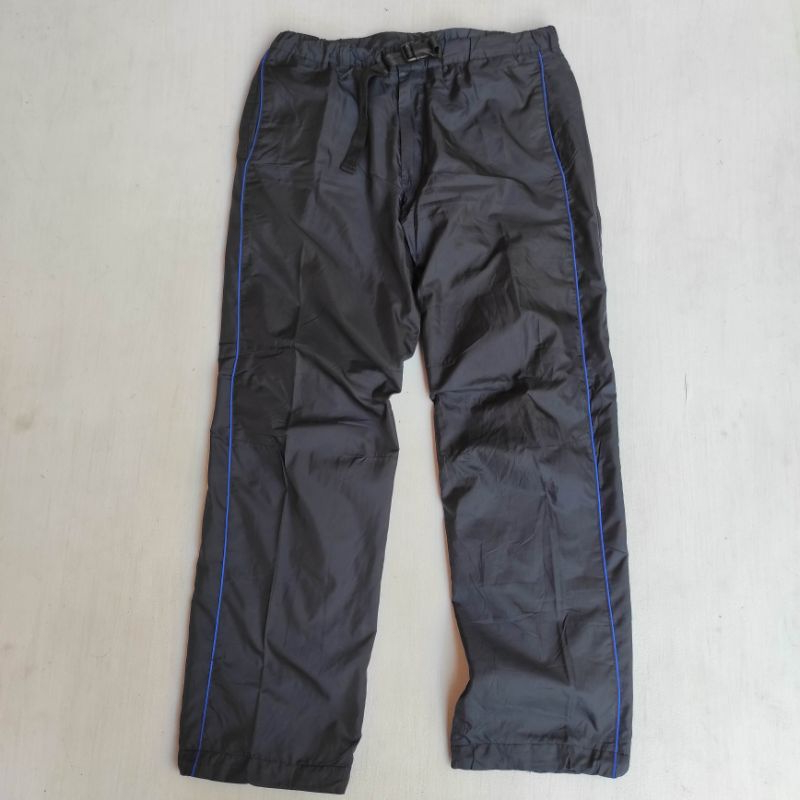 Celana outdoor pants Uniqlo size M fit 32-34