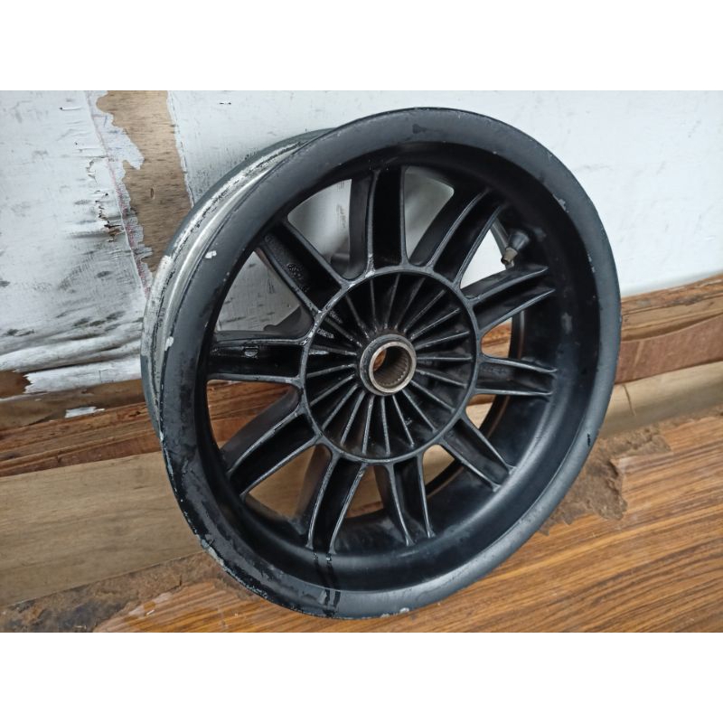 Velg Vespa piaggio mp3 mp 3 ori pelek racing palang original ori copotan standar hanya belakang kele
