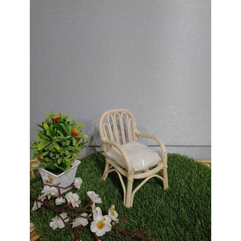 kursi boneka rotan/miniatur kursi boneka free busa dudukan