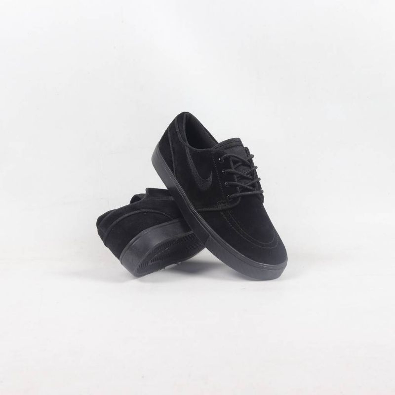 Sepatu Stefan Janoski Full Black