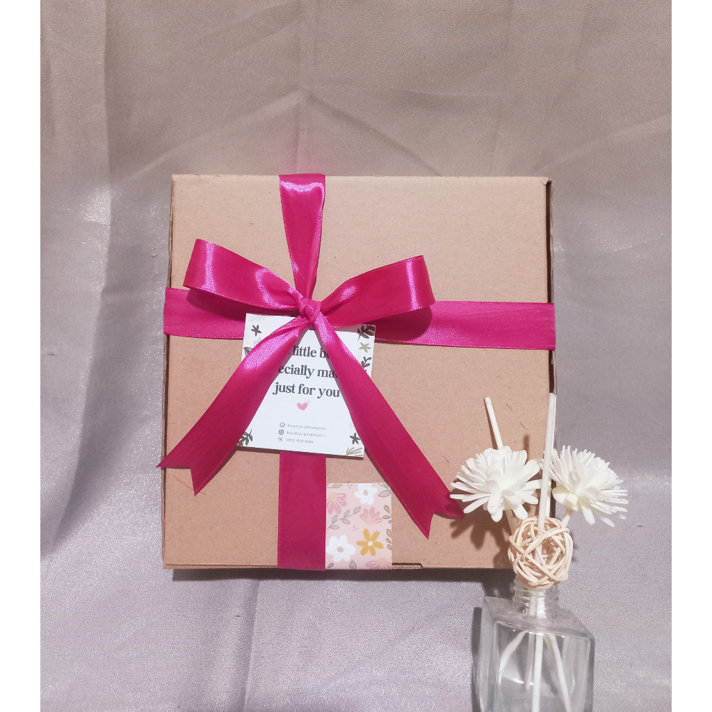 

HAMPERS ANAK CEWEK STATIONERY NOTES PULPEN BUKU | KADO GIFT BOX ULANG TAHUN BIRTHDAY