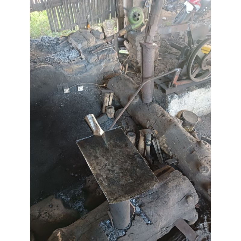 Sekop/lempak baja isen