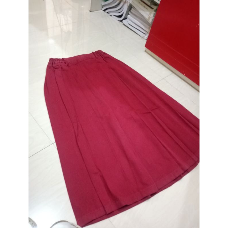 rok seragam SD (bekas) warna merah 66cm