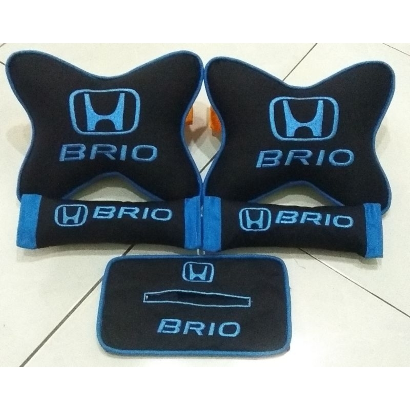 bantal mobil Brio
