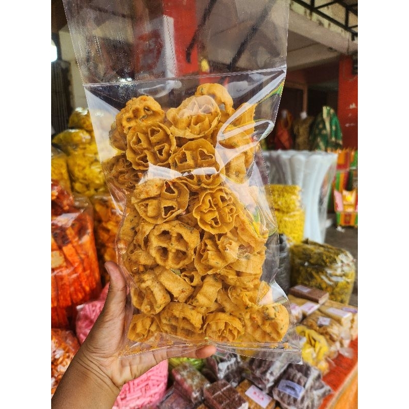 

KERUPUK KAMBANG LOYANG MINI PEDAS ISI 250g-500g