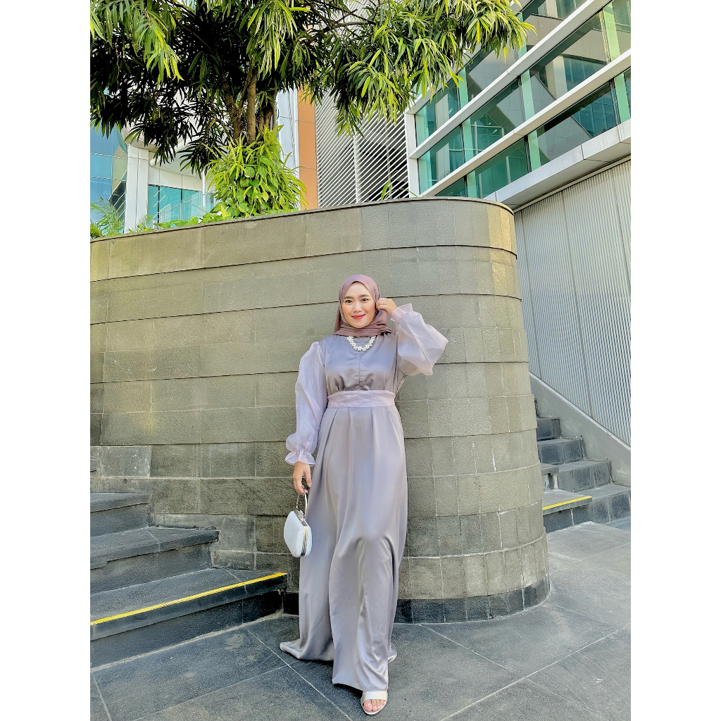 𝗛𝗮𝗻𝗵𝗮𝗻 𝗛𝗶𝗷𝗮𝗯 - Shania Dress Roberto Cavali