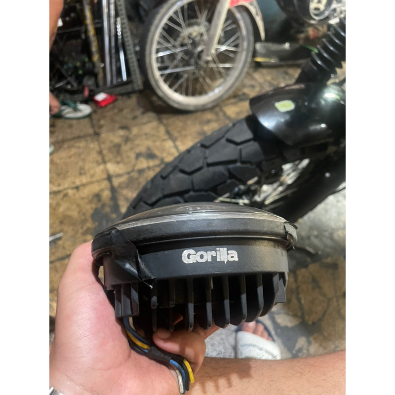 Lampu Daymaker Gorilla 5.75 inch + Batok + Breket